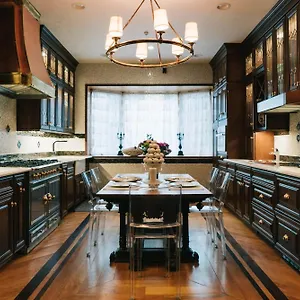 Northern Lights Mansion Bed and breakfast